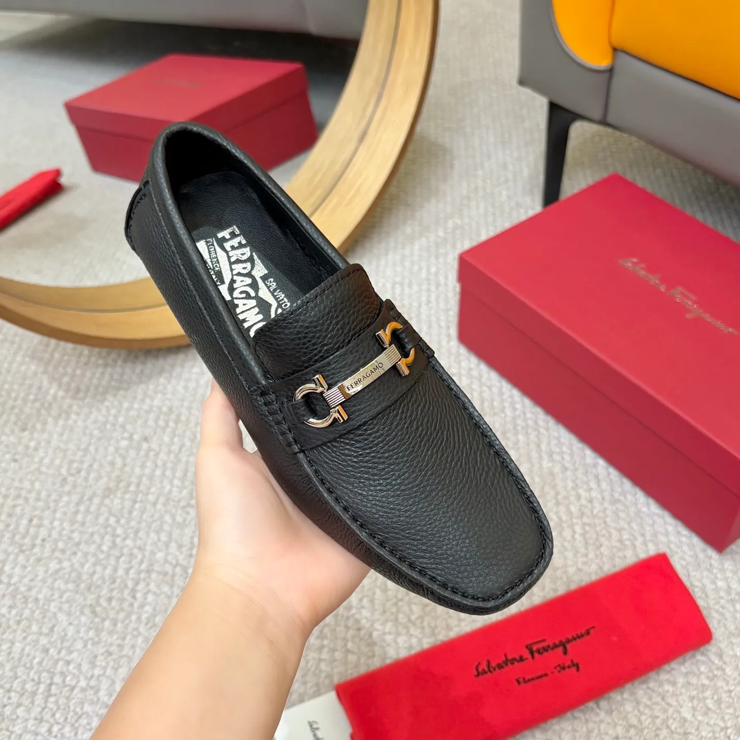 Men's men's shoes 💰420 (Yangli) Ferragamo 〰Ferragamo 2⃣️0⃣️2⃣️5️⃣ New series 👊🏻 Upper 🇮🇹 Italian imported calfskin, original outsole molding. Water-dyed sheepskin lining. The identity of every successful man is set off, and the upper and lower shoes are elegant and stable🚶🏻🚶🏻The high-end custom counter original replica is an eternal classic🔍️Number of codes: 38-46 with counter packaging